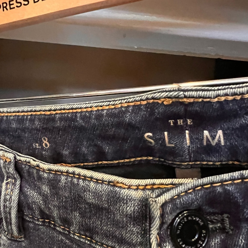 White House Black Market Crop jeans!  Size 8. Worn once!  Like new!